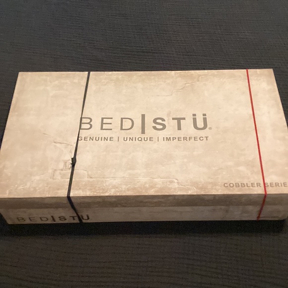 LUSTROUS BED STU IN BLACK HAND WASH - Picture 6 of 8